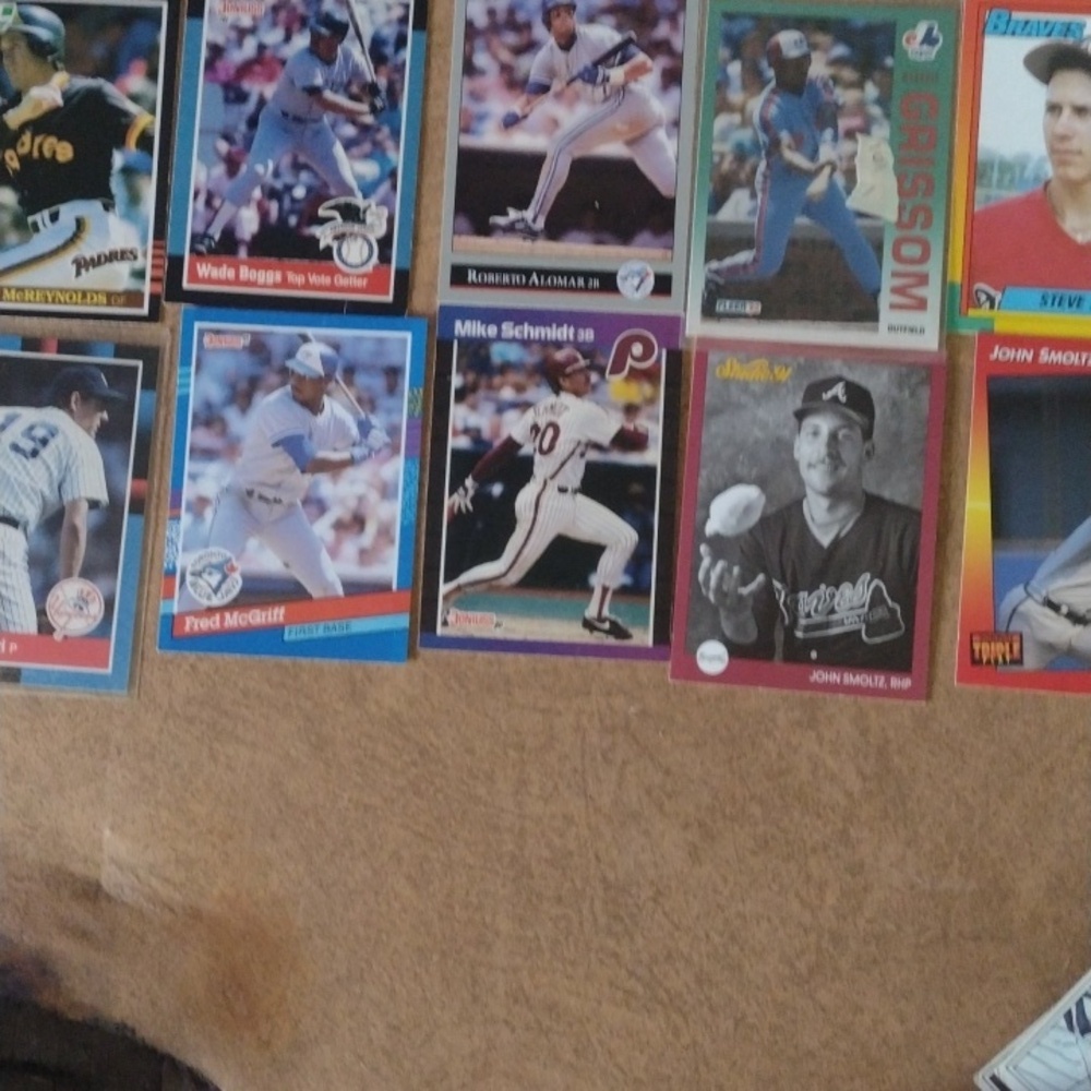 Assorted Baseball Trading Cards Collection - Picture 4 of 7